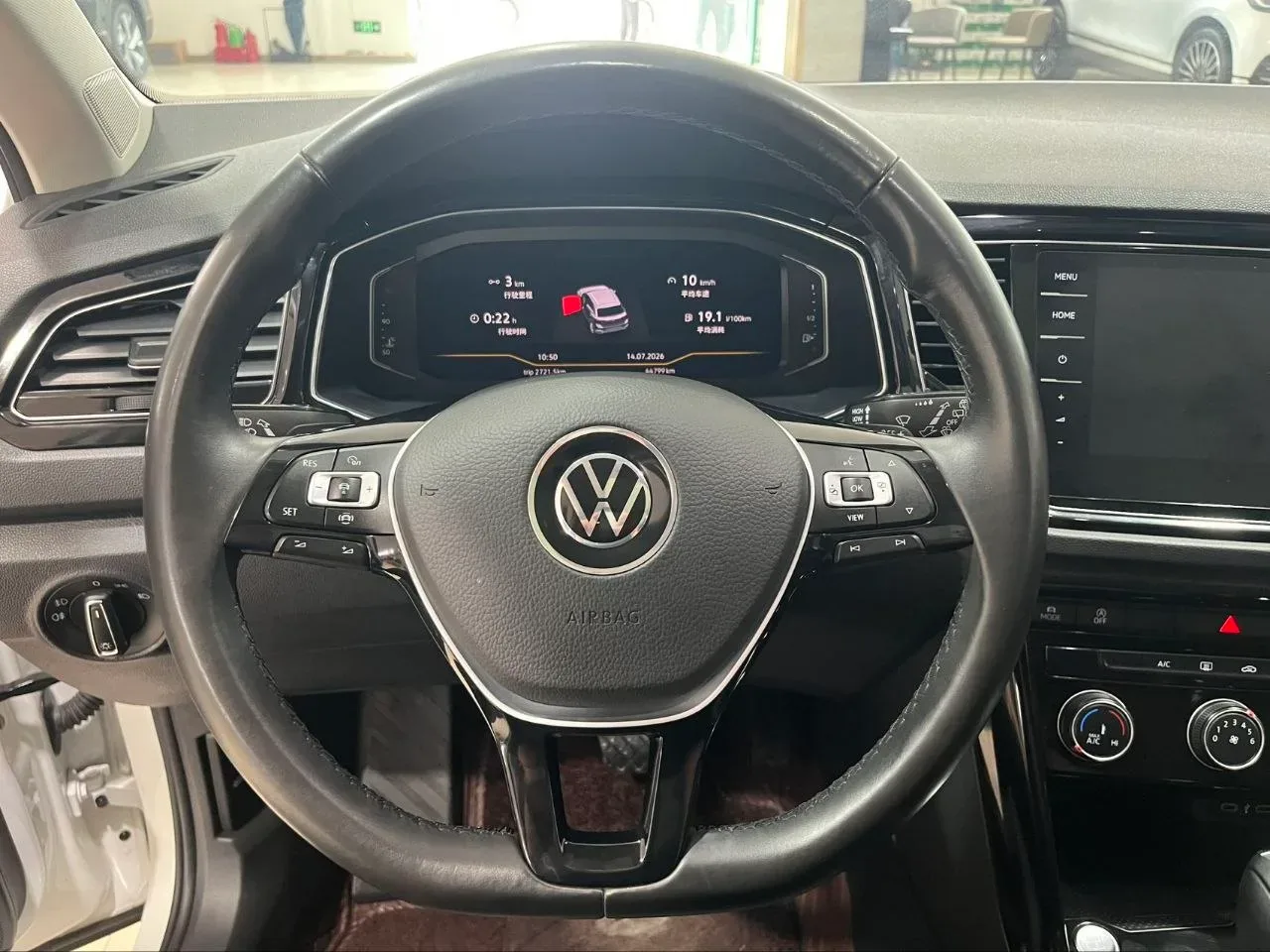 Volkswagen T-Roc 2022 — фото 8