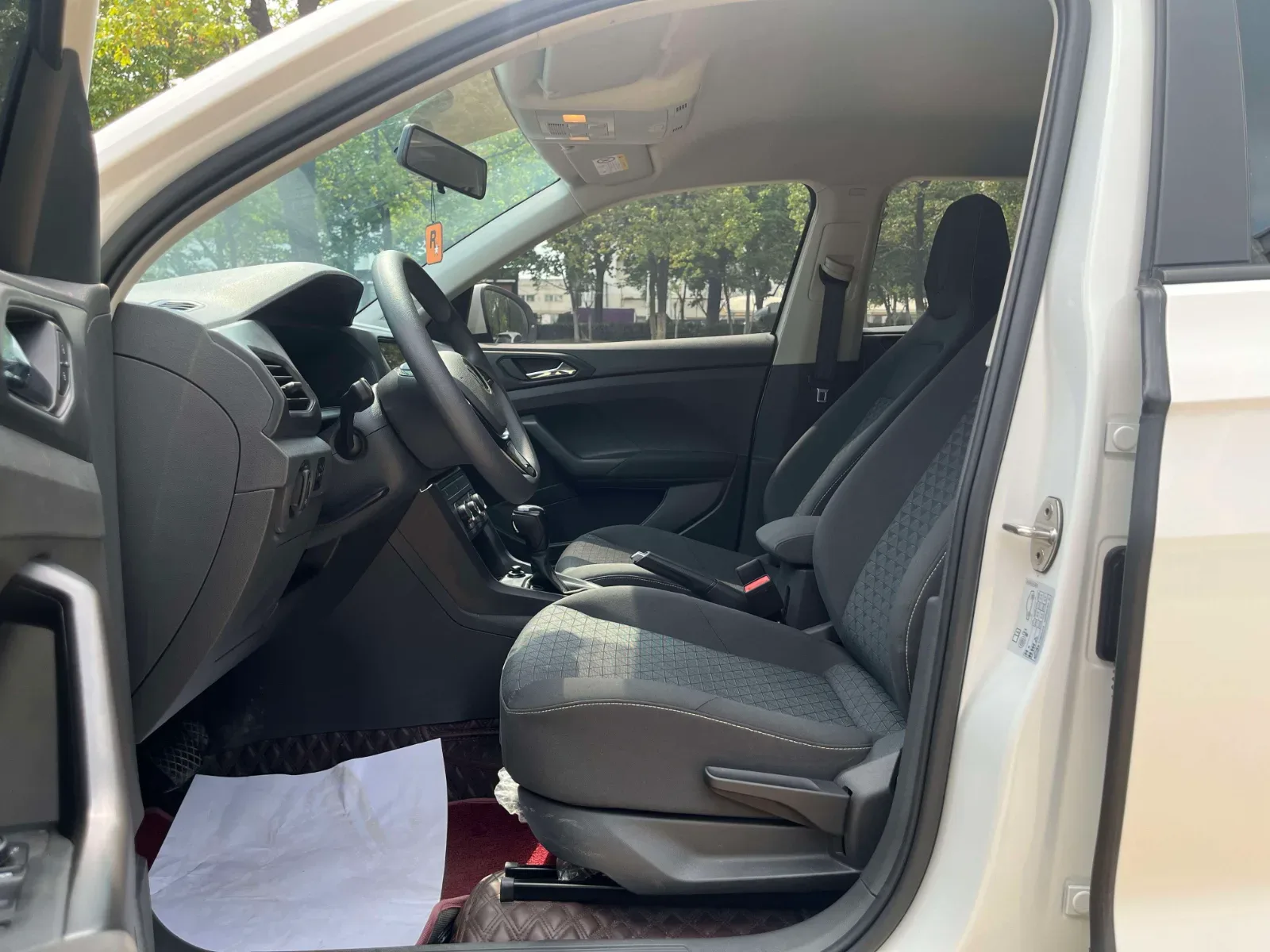 Volkswagen T-Cross 2021 — фото 11