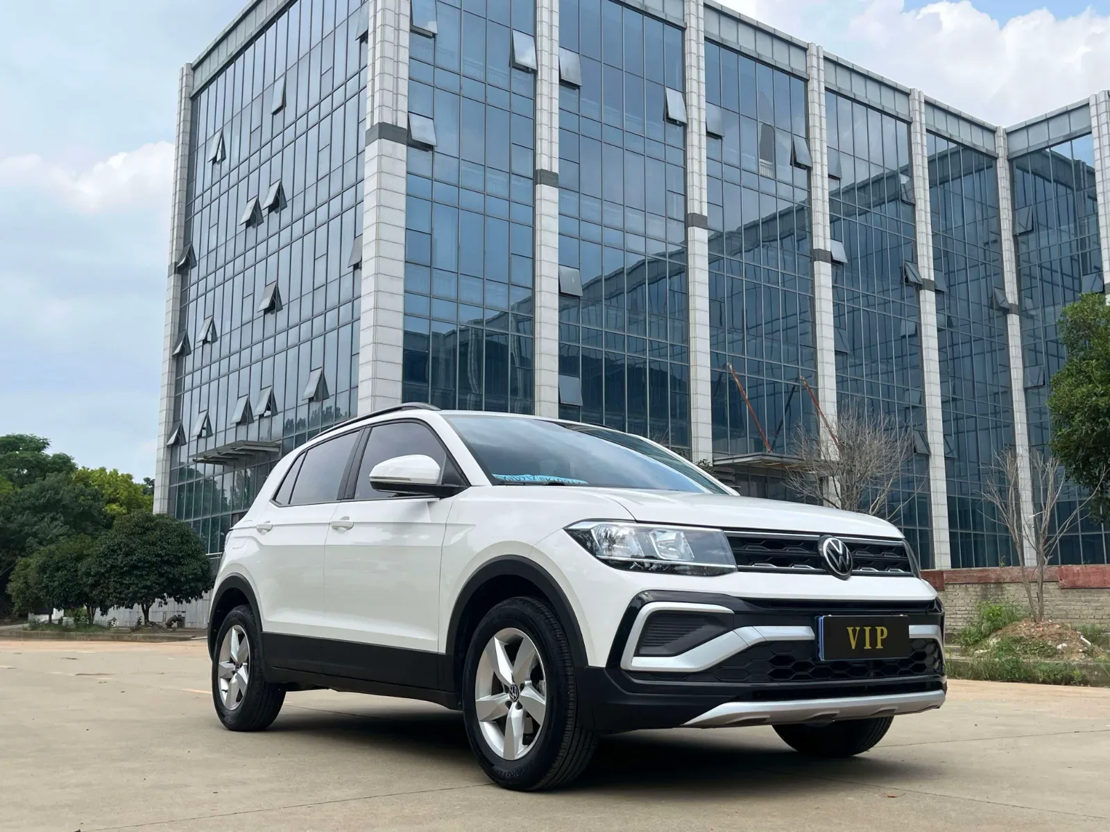 Volkswagen T-Cross 2021 — фото 1