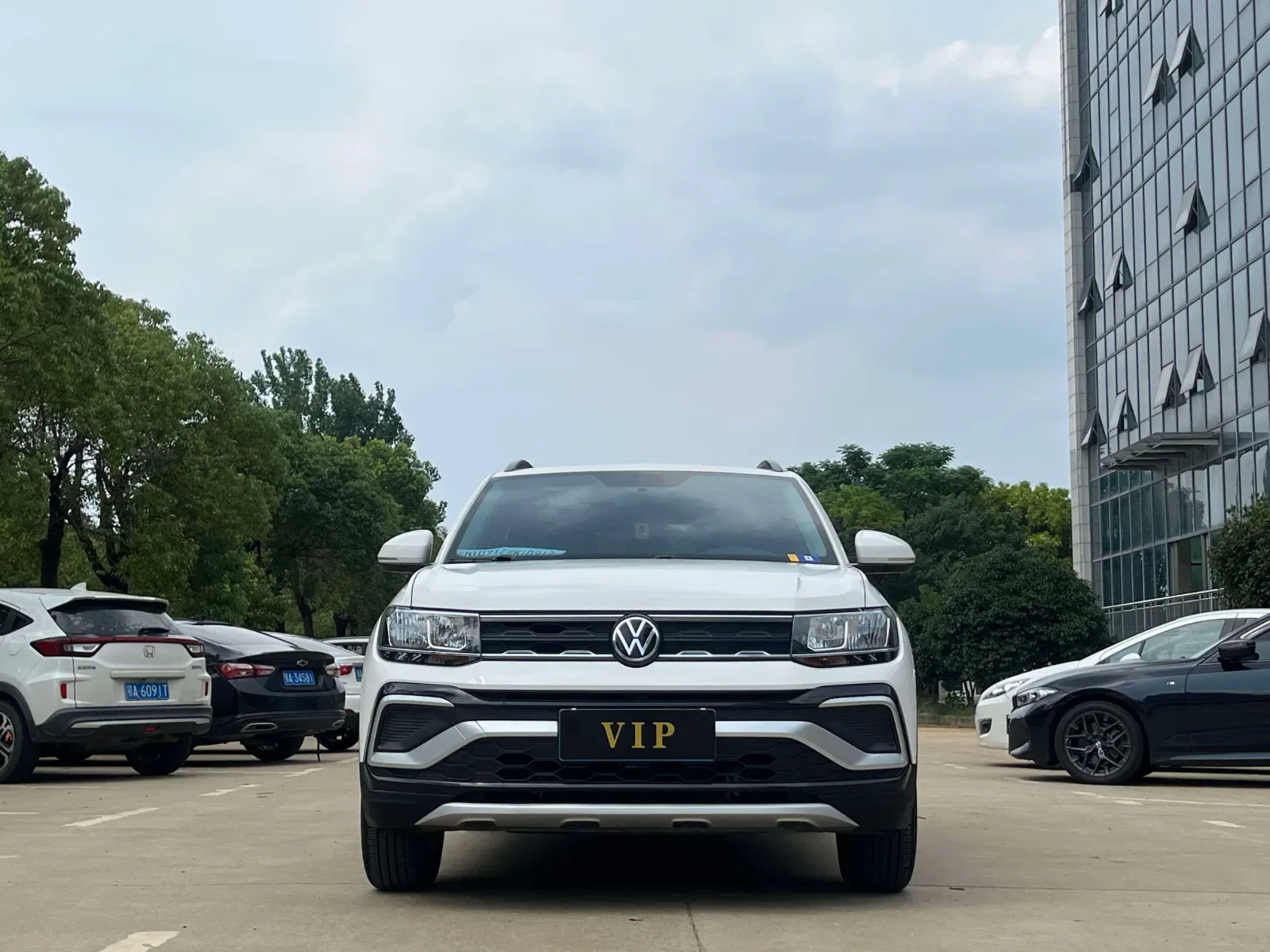 Volkswagen T-Cross 2021 — фото 2