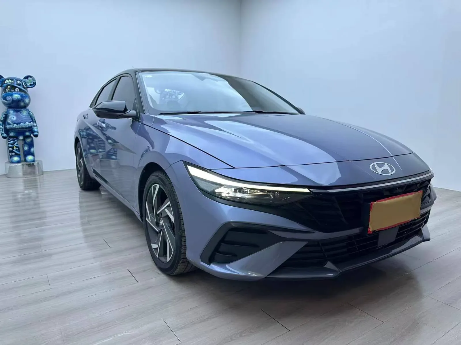Hyundai Elantra 2023 — фото 1