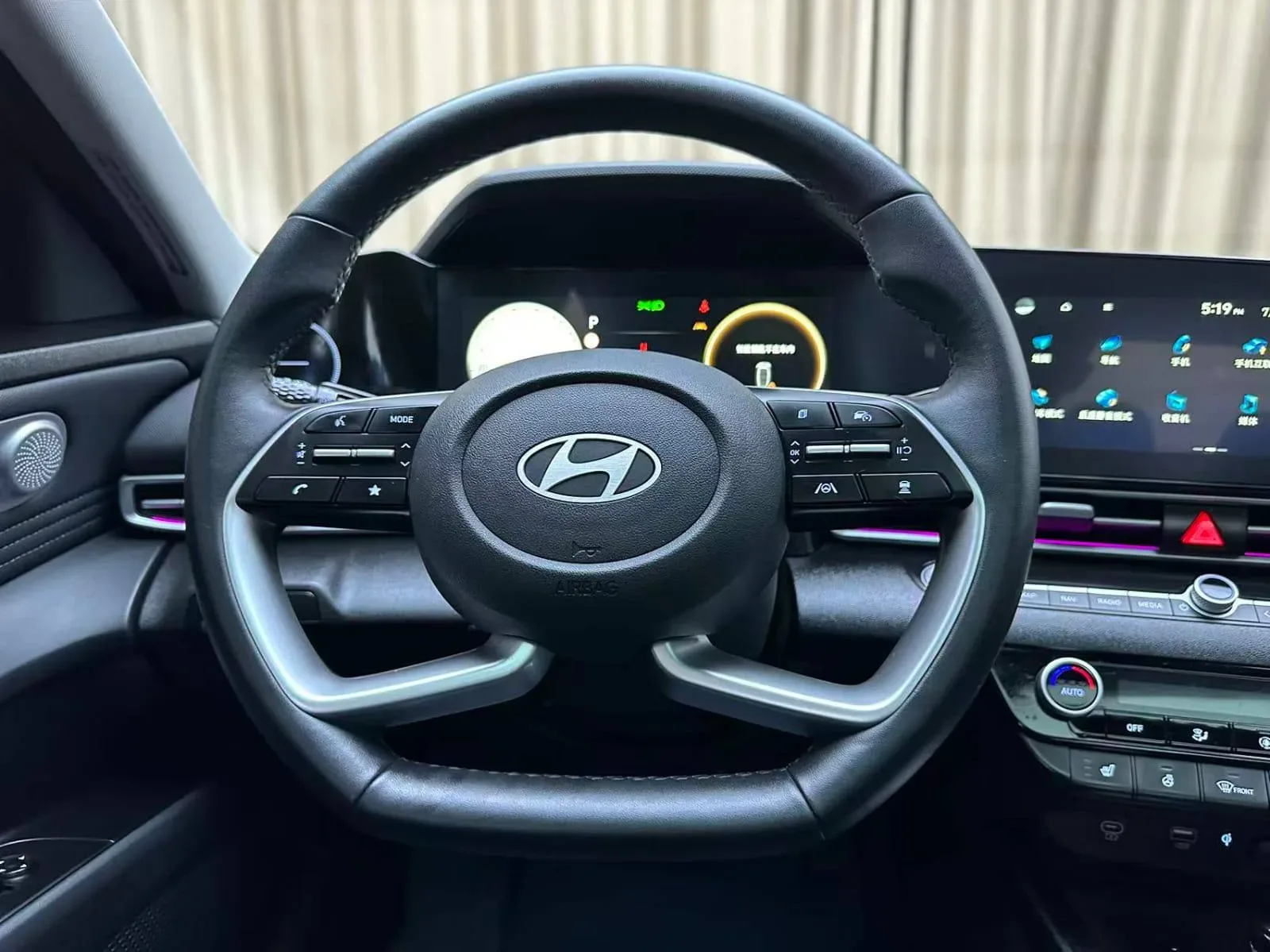 Hyundai Elantra 2023 — фото 6