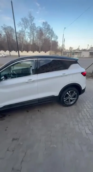 Geely Coolray 2022 — фото 2